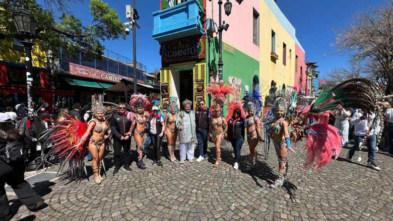 Encarnación brilla en Buenos Aires: Carnaval, cultura y plumas en la FIT