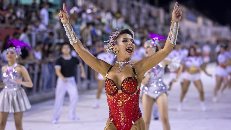 Ensayo General: la ciudad palpita el Carnaval Centenario 2026