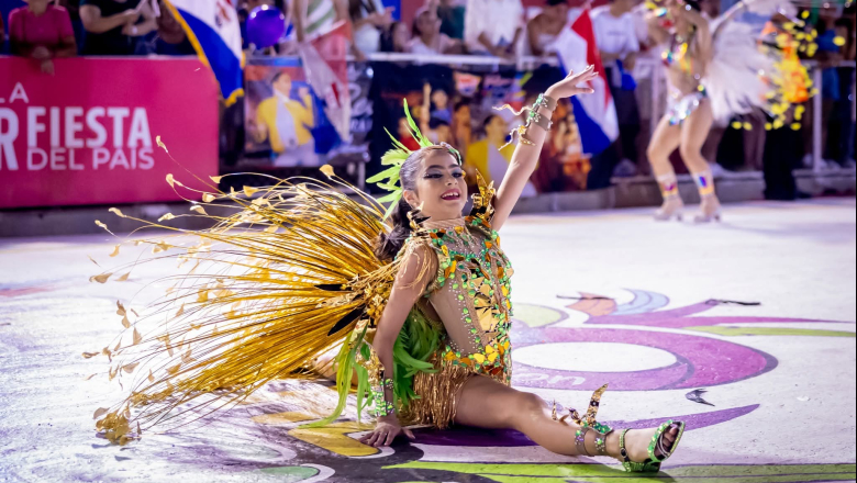 Encarnación deslumbró en su segunda noche de Carnaval 2026