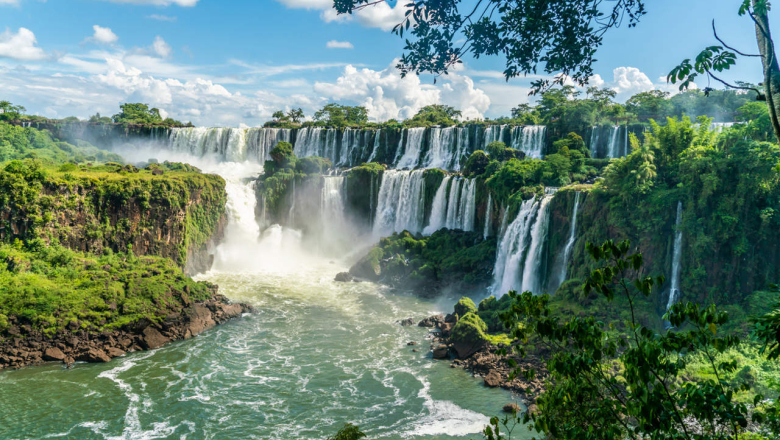 Iguazú: Más Allá del Agua, un Universo de Experiencias