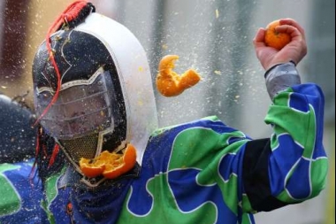 Guerra de Naranjas: El Carnaval más insólito del mundo