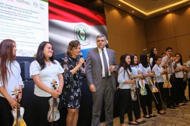 Secretario general de OMT reconoce en Paraguay presencia femenina en turismo