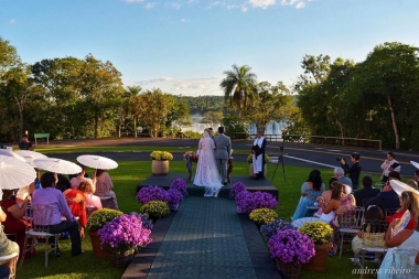Las Cataratas como altar de bodas