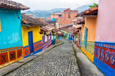 Guatapé, una ciudad colorida y llena de vida.