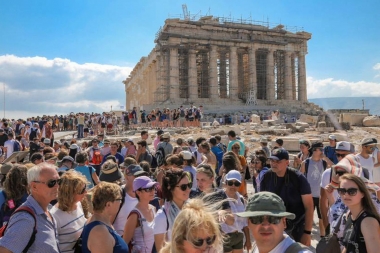 Grecia limita visitas diarias a Acrópolis