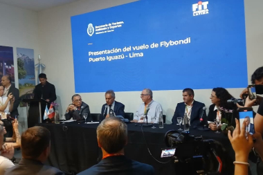 Puerto Iguazú se conecta con Lima: Flybondi lanza nueva ruta internacional en la FIT 2025