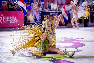 Encarnación deslumbró en su segunda noche de Carnaval 2026