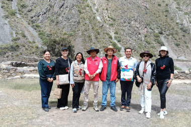 Senatur capacita a funcionarios en Perú sobre gastronomía