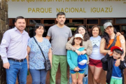 Puerto Iguazú celebra al turista un millón de 2025: una familia argentina, emoción y récord en las Cataratas