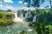 Iguazú: Más Allá del Agua, un Universo de Experiencias